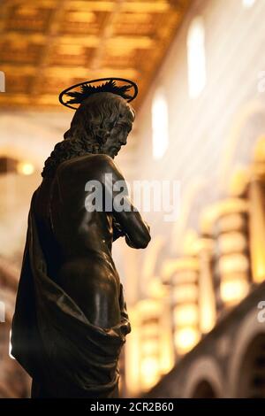 Santa Maria Assunta, scultura, cattedrale, Pisa, Toscana, Italia Foto Stock