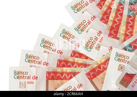 3 pesos cubani i conti convertibili giace in ordine diverso isolato su bianco. Concetto di banca locale o di creazione di denaro. Banner di background aziendale Foto Stock