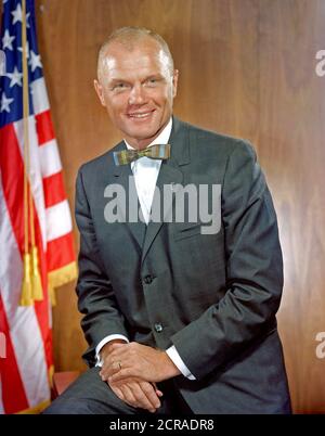 Ritratto ufficiale di astronauta John H. Glenn Jr. Foto Stock