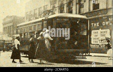 . Electric Railway journal . partì questa vita nel giugno 1918, nonostante il fatto che il theoperator aveva costruito un servizio costante e rischioso su astreet senza binari. Mentre la safety car ha sostituito il materiale rotabile di largerCapacity, è degno di nota che i guadagni per auto-miglio nel luglio 1918, erano 18.7 centesimi; nel luglio 1917, conparziale safetcar operation la cifra per auto-miglio was15.2, e nel luglio 1916, era 15 centesimi. Che il vizeof della vettura deve essere considerato nel confronto auto-milleearings è evidente dal caso della linea Eldridge, che ha mostrato 20.9 centesimi nel luglio 1918, rispetto a 17. Foto Stock