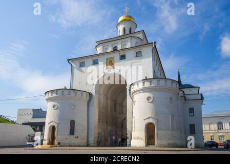 Golden Gate primo piano in una soleggiata giornata estiva. Vladimir, anello d'oro della Russia Foto Stock