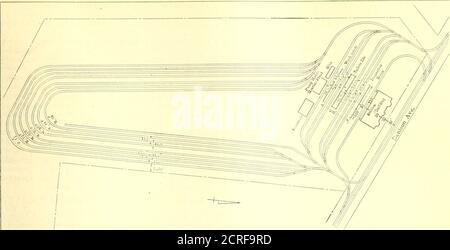 . Giornale ferroviario elettrico . STAZIONI OPERATIVE DI CLEVELAND - VISTA GENERALE DEL DEPOSITO DELLA STAZIONE DI DENISON 22 LUGLIO 1916] ELECTRIC RAILWAY JOURNAL 133. CLEVELAND STAZIONI OPERATIVE PIANO DI DEN1SON AVENUE TERMINAL OPERATIVO e le ultime due stagioni di costruzione, tuttavia, thetrack dipartimento è stato scarico materiale scavateddalla strada nelle depressioni e la proprietà è ora praticamente tutti fino ad un livello uniforme. Il costo di compensazione di questi gullies è stato praticamente trascurato nel costodella stazione, perché servivano come punto conveniente per scaricare questo materiale di scarto. Presente e forse fu- Foto Stock