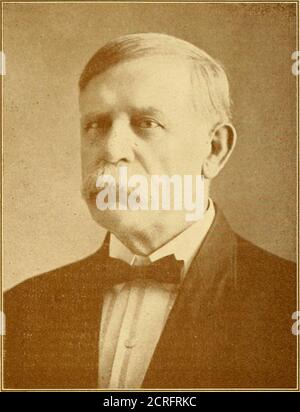 . Informazioni per i dipendenti e il pubblico; essendo una serie di volantini pubblicati ... dal sistema ferroviario della Pennsylvania nell'interesse di migliorare il servizio, maggiore efficienza, e una migliore comprensione da parte dei dipendenti e del pubblico dei problemi ferroviari . WILLUM F. TERRADELL WILLLAM SANDERSON Division come Brakeman. Nel maggio del 1869, si arruolò a Fireman, e il 1 novembre 1871, fu promosso a Engineman sulla stessa di-vision. Il 12 settembre 1898, fu trasferito all'Altoona, Pa., Car Shops Yard Engaseman, e il 3 gennaio 1900, si trasferì nuovamente al Machine Shop di Altoona Foto Stock