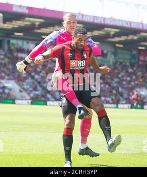 Il portiere di Manchester, Ederson, sfida il Callum Wilson di Bournemouth. IMMAGINE DI CREDITO : © MARK PAIN / ALAMY STOCK FOTO Foto Stock