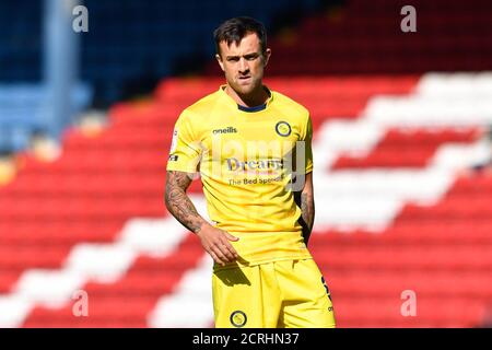 Alex Pattison (8) di Wycombe Wanderers in azione durante il gioco Foto Stock