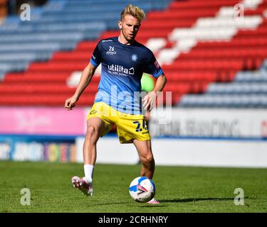 Jason McCarthy (26) di Wycombe Wanderers riscaldamento Foto Stock