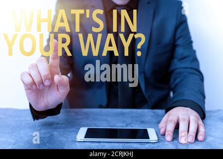 Scrittura a mano di testo che cosa S è nel vostro senso domanda. Foto concettuale di cui qualcuno ha bisogno per un particolare modello di azione che mostra schermo nero moderno Foto Stock