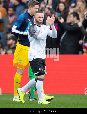 Wayne Rooney della contea di Derby guida la sua squadra come capitano contro Crystal Palace. PHOTO CREDIT : © MARK PAIN / ALAMY STOCK PHOTO Foto Stock