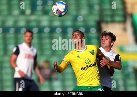 Adam Idah di Norwich City e Ryan Ledson di Preston North End - Norwich City v Preston North End, Sky Bet Championship, Carrow Road, Norwich, UK - 19 settembre 2020 solo uso editoriale - si applicano le restrizioni DataCo Foto Stock