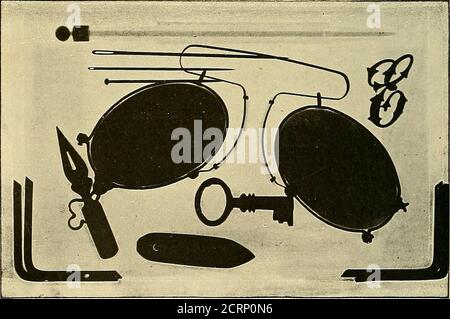 . Les rayons X et la photographie a travers les Corps opaques . OEUF DE POULE CONTENAI&GT;JT UN POUSSIN. RADIOGRAPHIE OBSENUE UN TUBO DI LUN LAIDE UN FOYER DE PLATINE. Epreuve de M. J. Chappuis.. PORTEFEUILLE CONTENANT SUBACQUEI OBJETS. Radiographie exécutée par M. E. Colardeau, au moyen du tube spécial fig. 18. PI. IV. Foto Stock