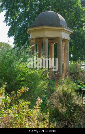 Tempio, giardini, Doddington Hall, back-drop, fotografia, matrimoni, giardini murati, siepi, giardini paesaggistici, giardini formali, Elizabethan, giardino di boschi Foto Stock