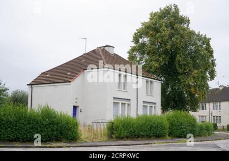 Derelict abbandonato consiglio casa in poveri alloggi crisi ghetto proprietà Slum Paisley Foto Stock