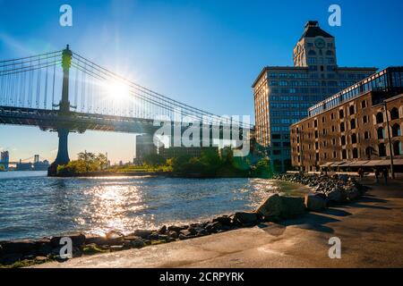 Ponte di Manhattan attraverso gli occhi di Brooklyn Foto Stock