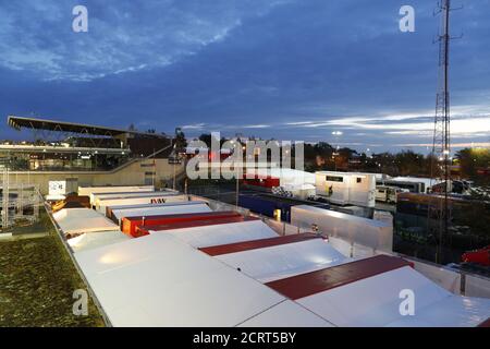 Le Mans, Francia. 20 Settembre 2020. Vista del paddock durante la 2020 24 ore di le Mans, 7° round del Campionato Mondiale FIA Endurance 2019-20 sul circuito des 24 Heures du Mans, dal 16 al 20 settembre 2020 a le Mans, Francia - Foto Fr..d..ric le Floc...h / DPPI Credit: LM/DPPI/Frederic le Floc H/Alamy Live News Foto Stock