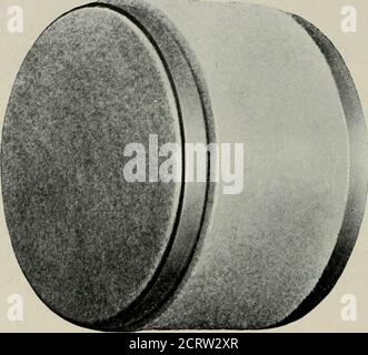 . La rivista tecnica Bell System . Fig. Unità di controllo della temperatura completa. Questa copertura è molto efficace nel ridurre i gradienti superficiali poiché la conduttività in direzioni parallele e perpendicolari a, La superficie differisce per un grande rapporto.33 500 SISTEMA A CAMPANA TECHNICAL JOURNAL la temperatura del guscio aumenta e scende periodicamente di circa 0,02°C. ma anche questa variazione è impedita di raggiungere il cristallino il suo montaggio da uno strato di feltro di circa mezzo centimetro di spessore che circonda il supporto del cristallo. Al periodo di funzionamento del termostataottenuto si attuano le variazioni di temperatura Foto Stock