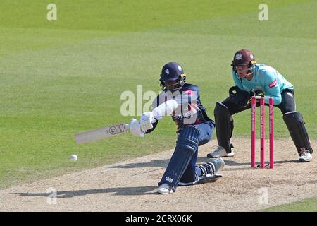 Londra, Regno Unito. 20 Settembre 2020. LONDRA, INGHILTERRA, SETTEMBRE 20 2020: Daniel Bell-Drummond di Kent battendo come wicketkeeper Jamie Smith di Surrey guarda durante la partita Vitality Blast Surrey contro Kent al Kia Oval Cricket Ground, Londra, Inghilterra, 20 settembre 2020 Credit: European Sports Photo Agency/Alamy Live News Foto Stock