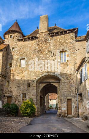 Ingresso 'le Portail' a Saint-Benoit-du-Sault, Indre (36), Francia. Foto Stock