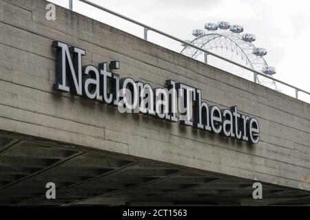 Il Teatro Nazionale di South Bank di Londra England Regno Unito Regno Unito Foto Stock