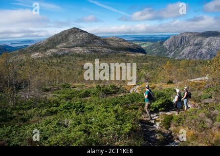 Sentiero escursionistico Reinaknuten a Stavanger in Norvegia in una giornata intensa Foto Stock