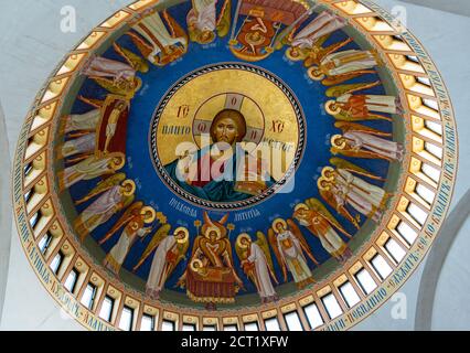 Varsavia, Polonia - 20 settembre 2020: Veduta della cupola nella Chiesa Ortodossa di Santa Sofia della Divina Sapienza (Hagia Sophia). Foto Stock