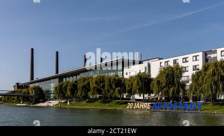 L'Autostadt di Wolfsburg è una combinazione di lavoro e piacere: Qui le persone si ritirano le loro nuove auto. Foto Stock