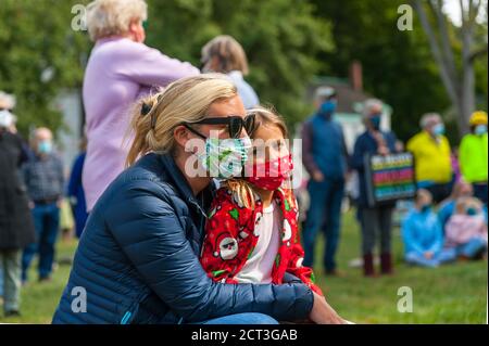 Il Rally di Ruth alla prima Parrocchia di Concord per onorare la vita, l'eredità e la missione della Corte Suprema di giustizia Ruth Bader Ginsburg. Foto Stock