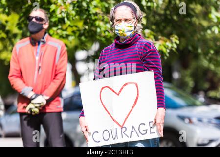 Il Rally di Ruth alla prima Parrocchia di Concord per onorare la vita, l'eredità e la missione della Corte Suprema di giustizia Ruth Bader Ginsburg. Foto Stock