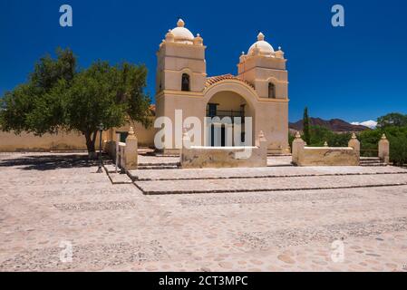 Chiesa nella Valle Cachi, Valli Calchaqui, Provincia di Salta, Argentina del Nord, Sud America Foto Stock