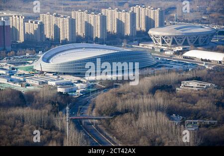 Pechino, Cina. 31 dicembre 2019. Foto scattata il 31 dicembre 2019 mostra la National Speed Skating Oval, conosciuta anche come il 'nastro di ghiaccio', a Pechino, capitale della Cina. Credit: JU Huanzong/Xinhua/Alamy Live News Foto Stock