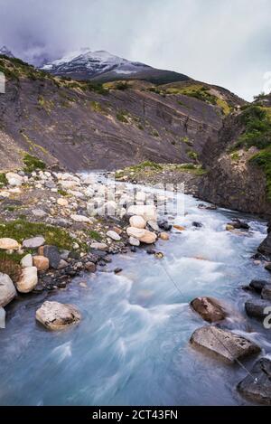 Rio Ascincio, Valle dell'Ascincio, Parco Nazionale Torres del Paine (Parque Nacional Torres del Paine), Patagonia, Cile, Sud America Foto Stock