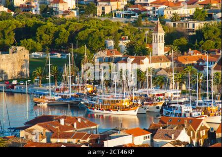 Trogir all'alba, Costa dalmata, Croazia, Europa Foto Stock