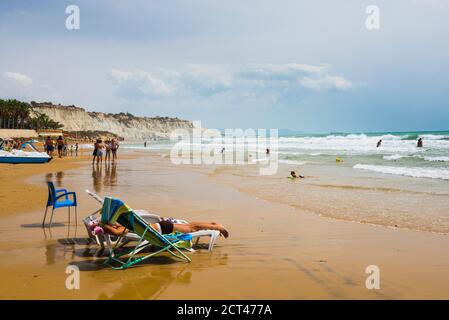 Spiaggia della Scala dei Turchi, capo Rossello, Realmonte, Agrigento, Sicilia, Italia, Europa Foto Stock