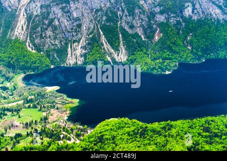 Slovenia. Lago di Bohinj (Bohinjsko Jezero) visto dalla stazione sciistica di Vogel, Parco Nazionale del Triglav, Alpi Giulie, Slovenia, Europa Foto Stock