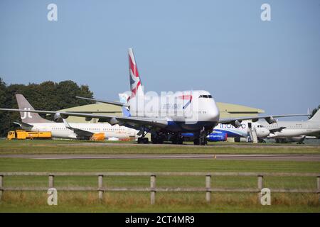 British Airways Boeing 747 in attesa di essere smantellato all'aeroporto di Cotswold, Kemble, Gloucestershire, Regno Unito Foto Stock