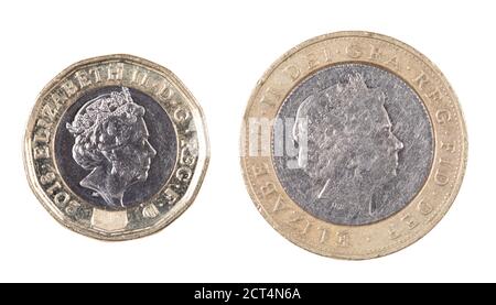 Lati opposti di entrambi i britannici uno e due libbre monete isolate su sfondo bianco Foto Stock