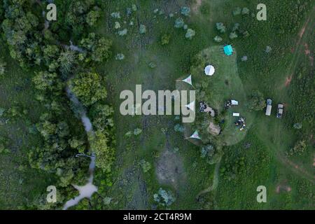 Camping a El Karama Eco Lodge, Laikipia County, Kenya drone Foto Stock