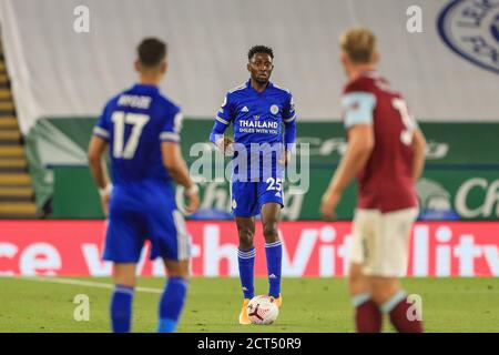 Wilfred Ndidi (25) di Leicester City durante il gioco Foto Stock