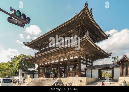 Tempio Ninna-ji, porta principale, Kyoto, Giappone Foto Stock