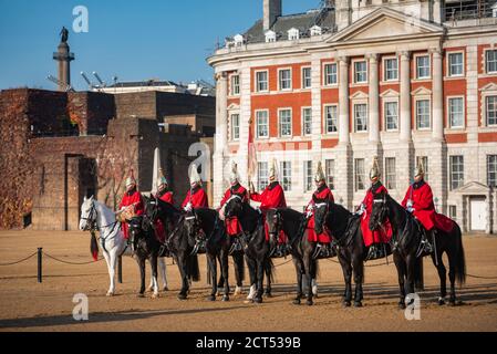 Cambio della guardia, Horse Guards, Westminster, Londra, Inghilterra Foto Stock