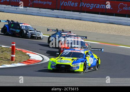 Nurburg, Germania. 19 Settembre 2020. Nuerburg, Germania dal 19 al 20 settembre 2020: DTM Nuerburgring 2 - gara 1 - 2020 battaglia a quattro vie tra Mike Rockenfeller (Audi Sport Team Phoenix 99), Loic Duval (Audi Sport Team Phoenix 28), Jamie Green (Audi Sport Team Rosberg 53) e Lucas Auer (BMW Team RMR 22) | utilizzo in tutto il mondo Credit: dpa/Alamy Live News Foto Stock