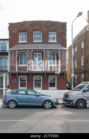 L'ex casa del compositore Gustav Holst, una targa blu di grado II al numero 10 The Terrace, Barnes, Londra, Inghilterra, Regno Unito Foto Stock