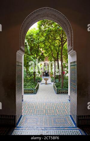 Cortile presso il Palazzo El Bahia, Marrakech (Marrakech), Marocco, Africa del Nord, Africa Foto Stock