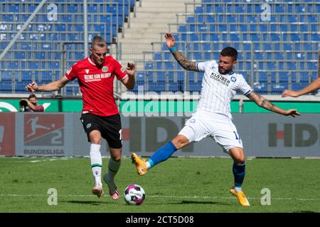 Da sinistra a destra Marvin DUKSCH (H) e Marco DJURICIN (KA), azione, duelli, calcio 2 ° Bundesliga, 1 ° giorno, Hannover 96 (H) - Karlsruher SC (KA) 2: 0, il 19 settembre 2020 ad Hannover/Germania. | utilizzo in tutto il mondo Foto Stock