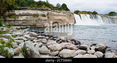 Foto panoramica della cascata di Maruia, Isola del Sud, Nuova Zelanda Foto Stock