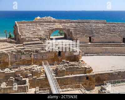 Antico anfiteatro romano di Tarragona e del Mar Mediterraneo. Catalogna, Spagna. Foto Stock