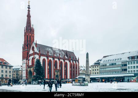 Wurzburg/Germany-3/1/19: Il Marienkapelle si trova sulla Piazza del mercato nella città di Wurzburg, Baviera. La città è famosa per il suo ricco barocco e Roco Foto Stock