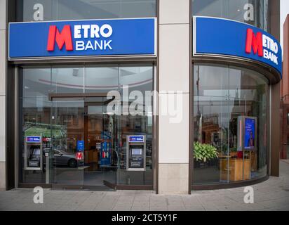 La filiale della Metro Bank sul Wimbledon Bridge, Londra SW19, settembre 2020 Foto Stock