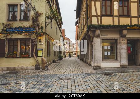 Rothenburg/Germany-1/1/19: Case a graticcio nel centro storico di Rothenburg ob der Tauber, noto per il suo centro storico medievale ben conservato, a de Foto Stock