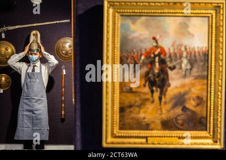 Londra, Regno Unito. 21 Settembre 2020. A Yorkshire Dragoons ufficiali casco, c1871, est £350-450 - Anteprima di Bonhams 'Antique Arms e Armor vendita al loro Knightsbridge saleroom. La vendita si svolgerà mercoledì 23 settembre Credit: Guy Bell/Alamy Live News Foto Stock