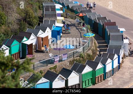 Bournemouth, Dorset UK. 21 settembre 2020. Tempo nel Regno Unito: Bella giornata calda e soleggiata alle spiagge di Bournemouth, mentre gli amanti del sole si dirigano verso il mare per godersi il sole. Credit: Carolyn Jenkins/Alamy Live News Foto Stock